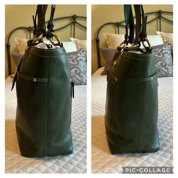 Coach Lily Legacy Turnlock Tote in Green No. D0920-F13757 - Picture 3 of 15
